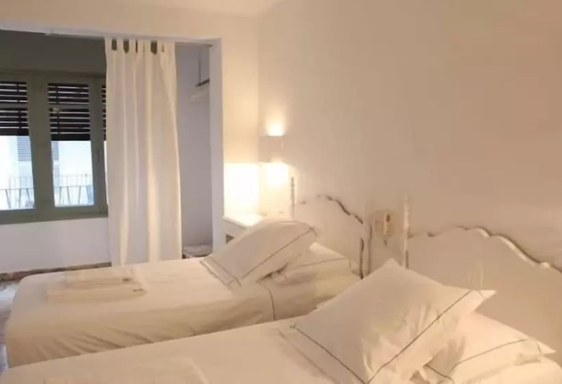 バス共有のスタンダードルーム, Juanita Hostal