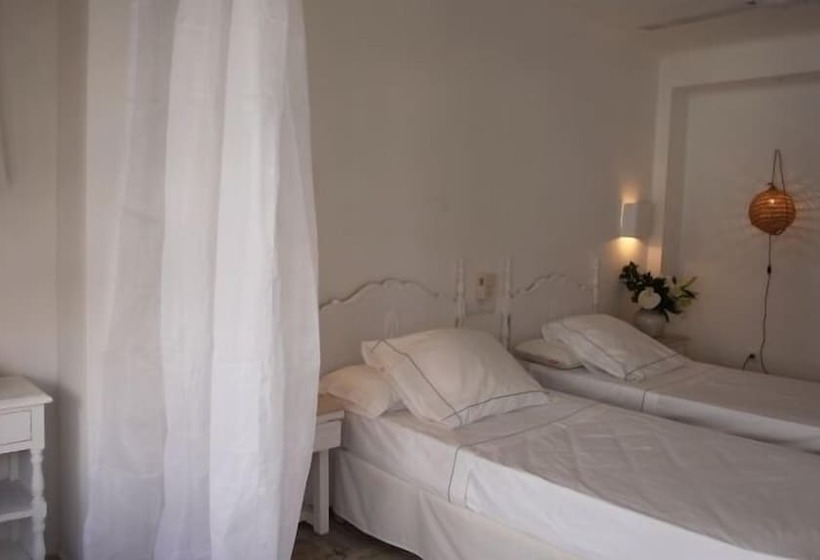 اتاق استاندارد با سرویس بهداشتی مشترک, Juanita Hostal