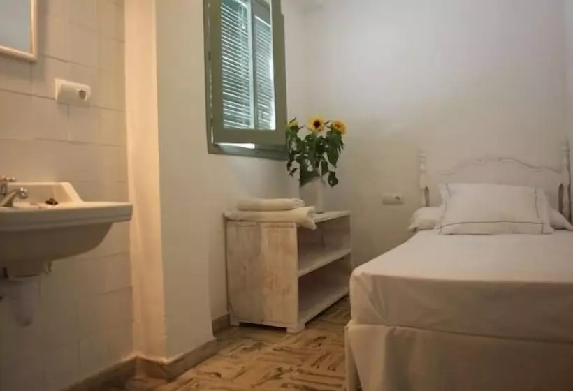 バスルーム共有のシングルスタンダード, Juanita Hostal