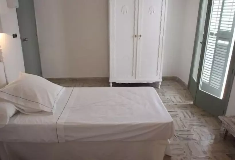 バスルーム共有のシングルスタンダード, Juanita Hostal