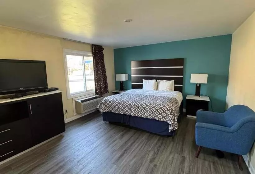 キングサイズベッドのスタンダードルーム, Americas Best Value Inn New London Mystic