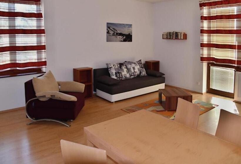 شقة غرفة واحدة, Avalanche