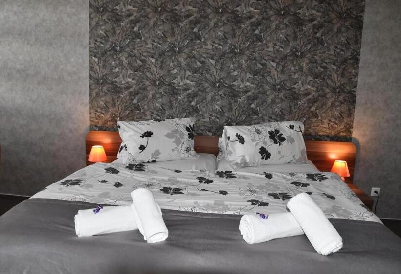 غرفة ديلوكس, Avalanche