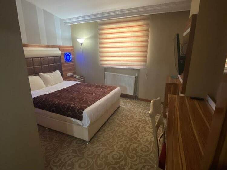 חדר אקונומי, Demosan