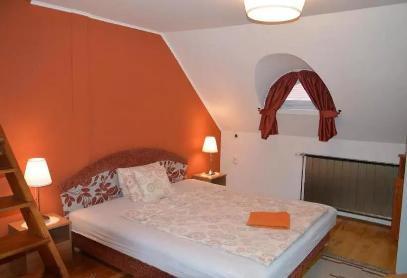 سوئیت جونیور خانوادگی, Duna Panzió