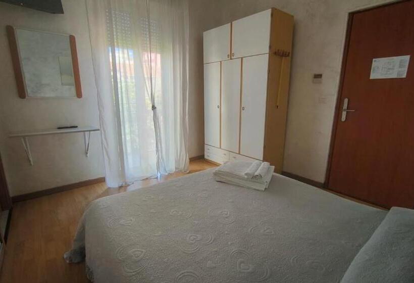 اتاق استاندارد, Eriale