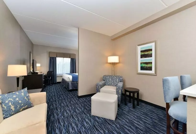 スイート, Holiday Inn Express & Suites Peekskill Lower Hudson Valley, An Ihg