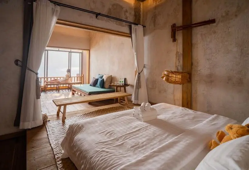 سوییت با چشم‌انداز دریا, LA A NATU Sam Roi Yot