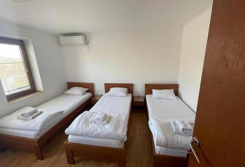 اتاق استاندارد سه نفره, Rooms Gat