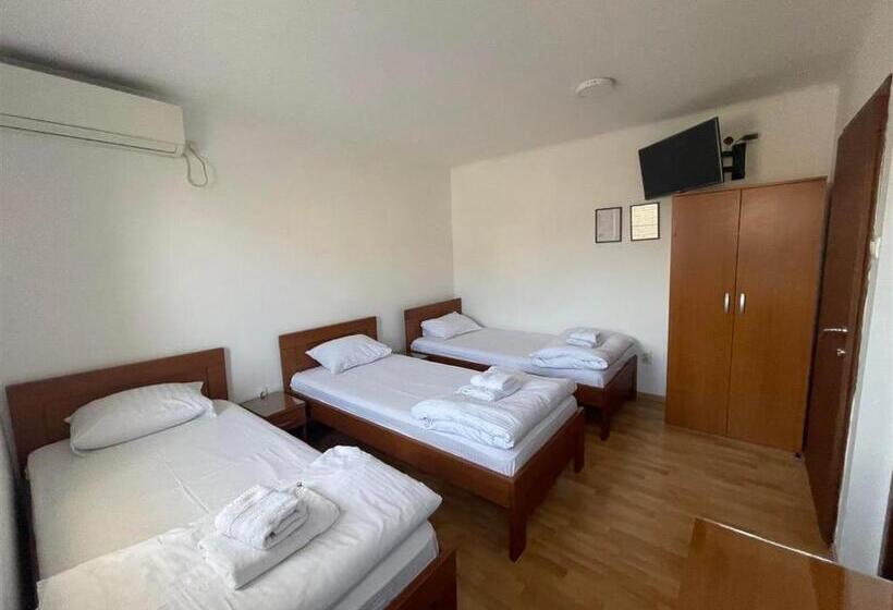 اتاق استاندارد سه نفره, Rooms Gat