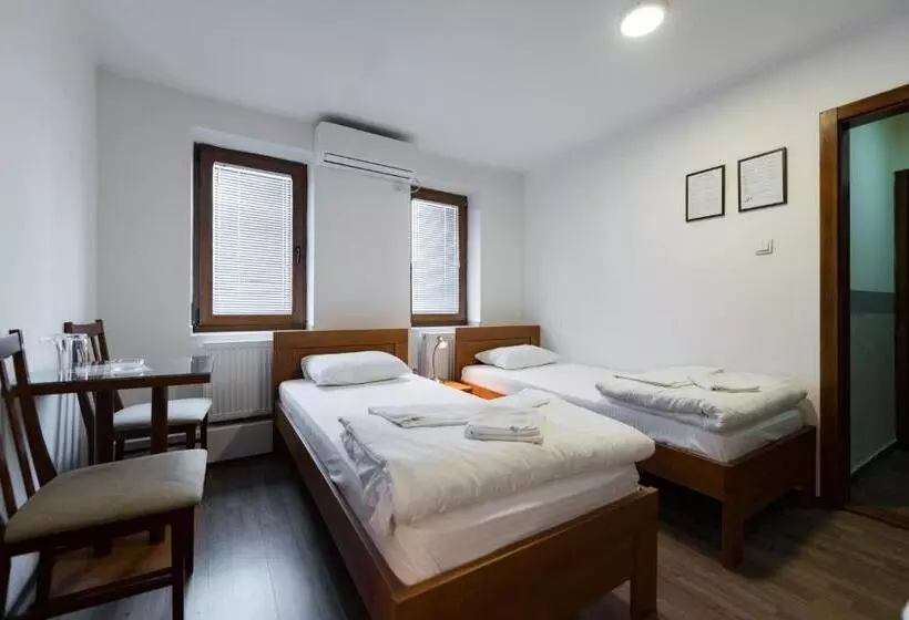 اتاق استاندارد سه نفره, Rooms Gat