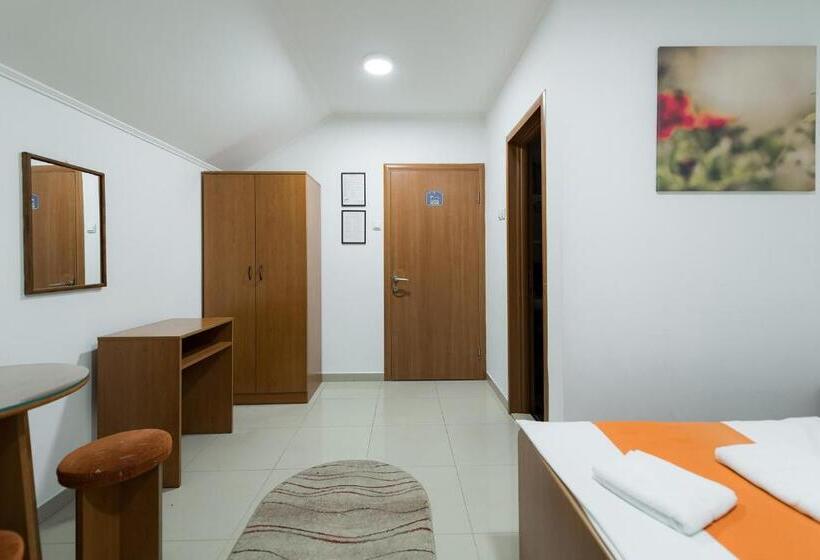 اتاق استاندارد, Rooms Gat