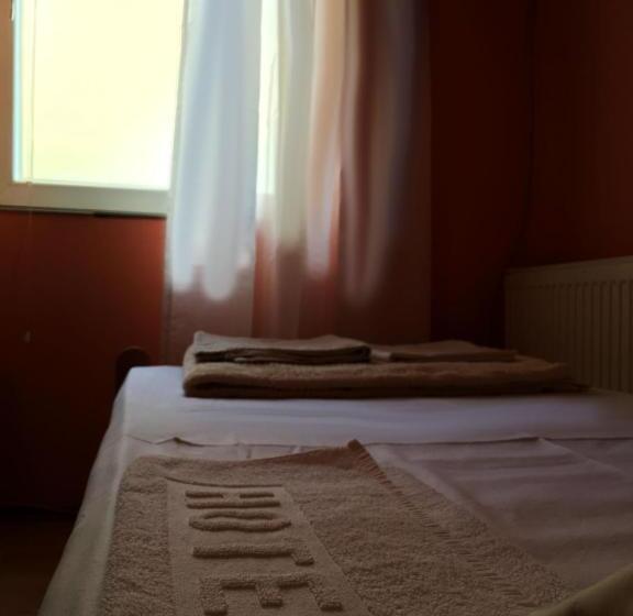 اتاق راحتی یک تخته, Rooms Gat