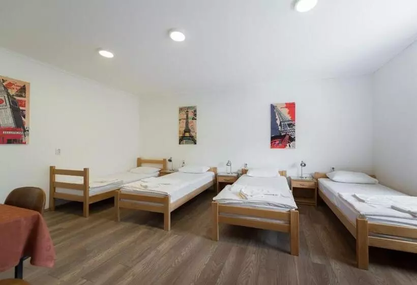 اتاق استاندارد چهار تخته, Rooms Gat