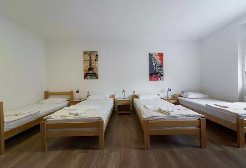 اتاق استاندارد چهار تخته, Rooms Gat