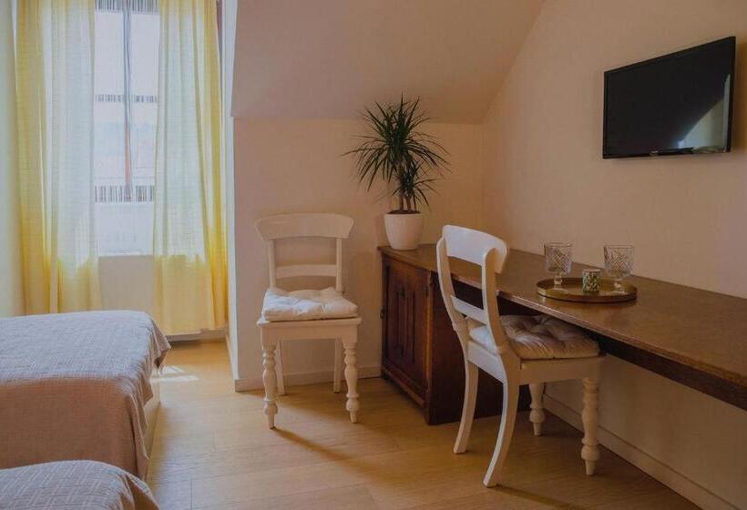 اتاق استاندارد یک نفره, Splavar Rooms