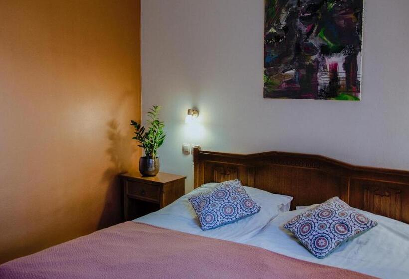 اتاق استاندارد, Splavar Rooms