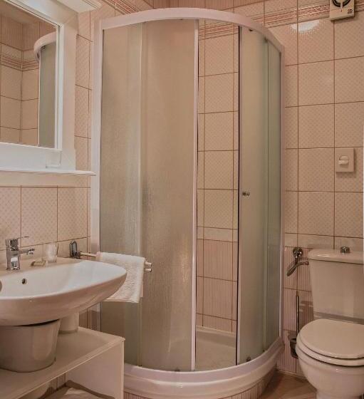 اتاق استاندارد سه نفره, Splavar Rooms