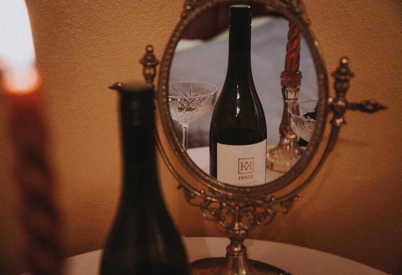 اتاق استاندارد سه نفره, Splavar Rooms
