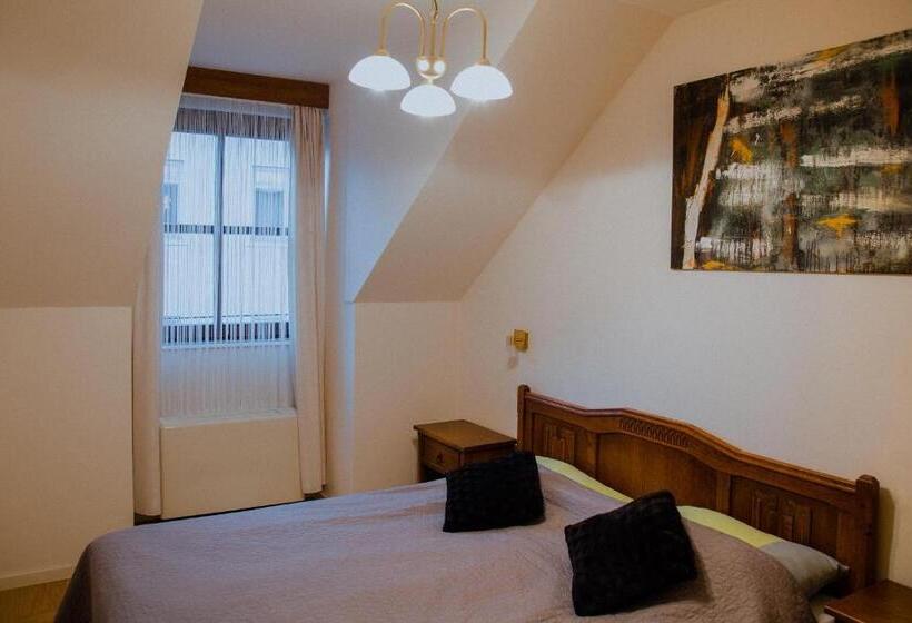 سوییت, Splavar Rooms