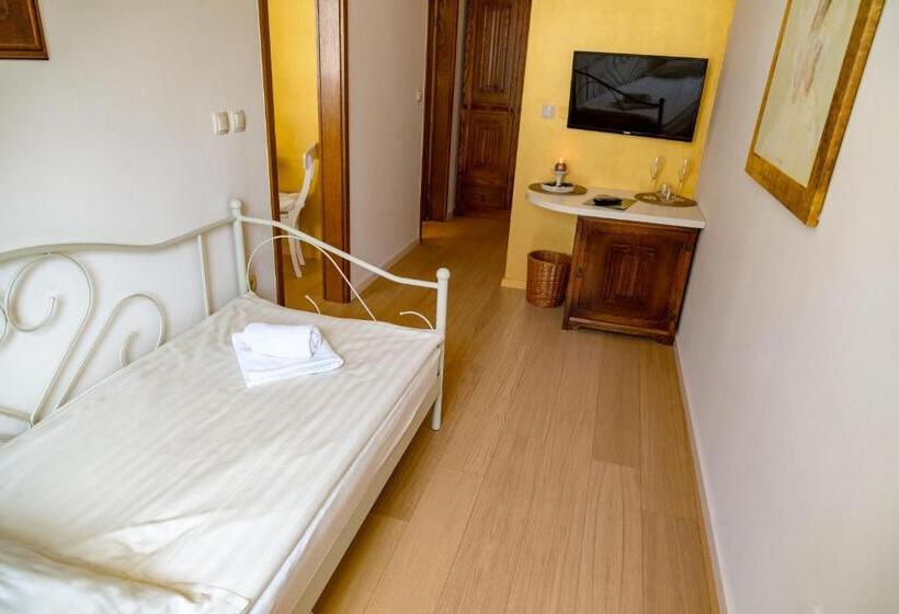 سوییت, Splavar Rooms
