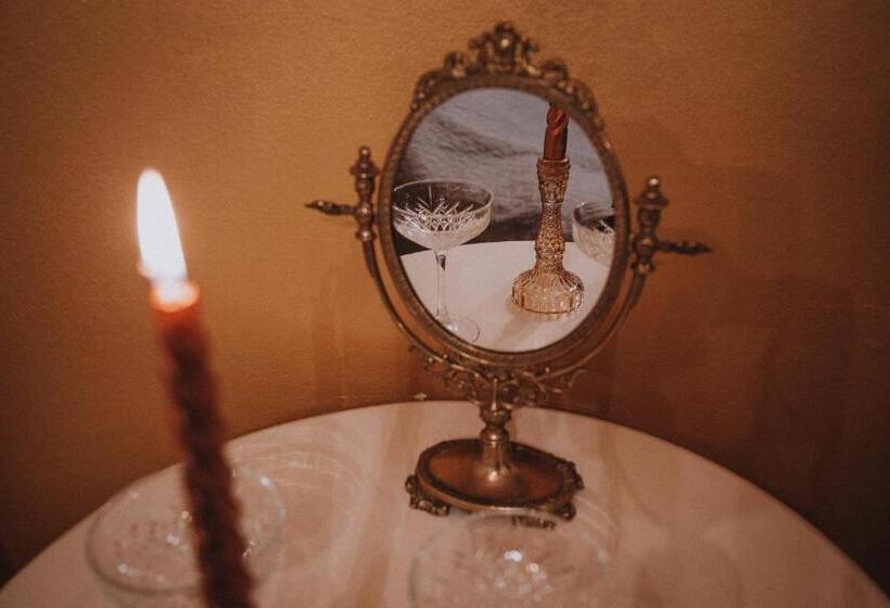 اتاق استاندارد, Splavar Rooms