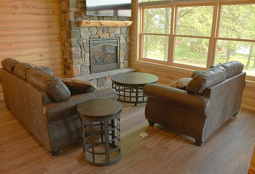 كابينة, Trappers Landing Lodge