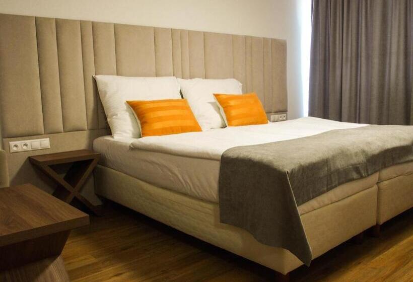 高级大房间, Victoria