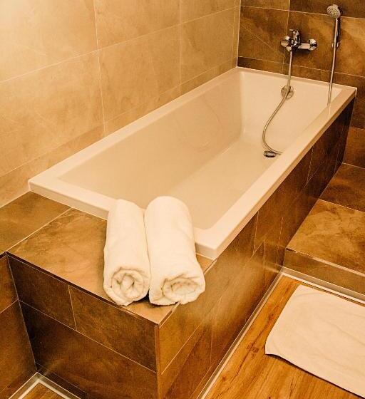 高级套房, Victoria