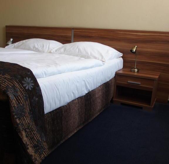 标准单人间, Victoria