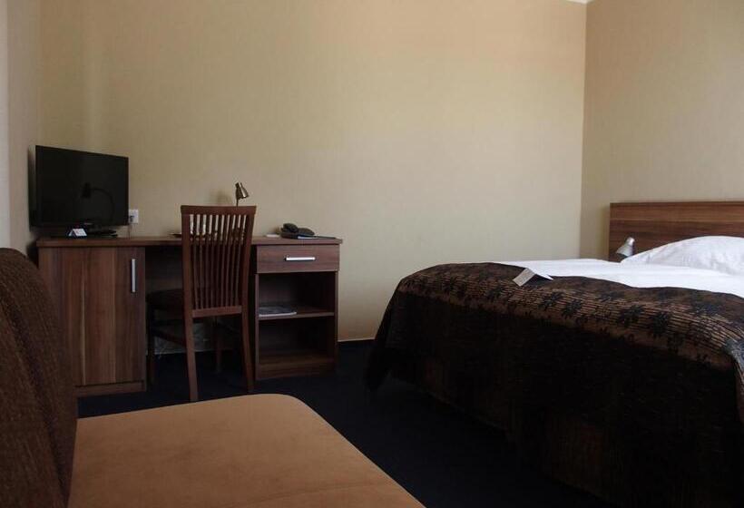 标准单人间, Victoria