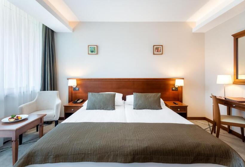 バルコニー付きスーペリアルーム, Hunguest Saliris