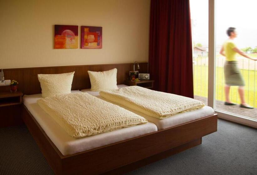 חדר סופריור עם מרפסת, Vitalhotel Quellengarten   Bed & Breakfast