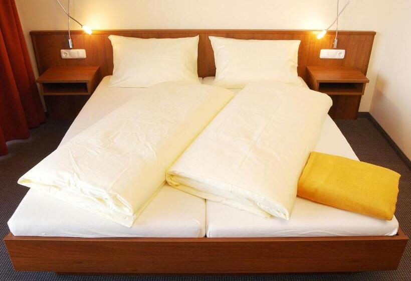 חדר סופריור עם מרפסת, Vitalhotel Quellengarten   Bed & Breakfast