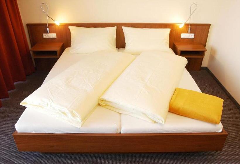 חדר סופריור עם מרפסת, Vitalhotel Quellengarten   Bed & Breakfast