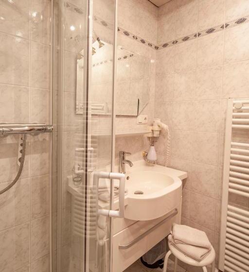 غرفة قياسية مزوَّدة بشُرفة, Garni Brigitte