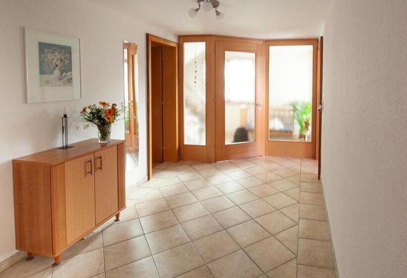 شقة غرفتين نوم مزودة بشُرفة, Garni Brigitte