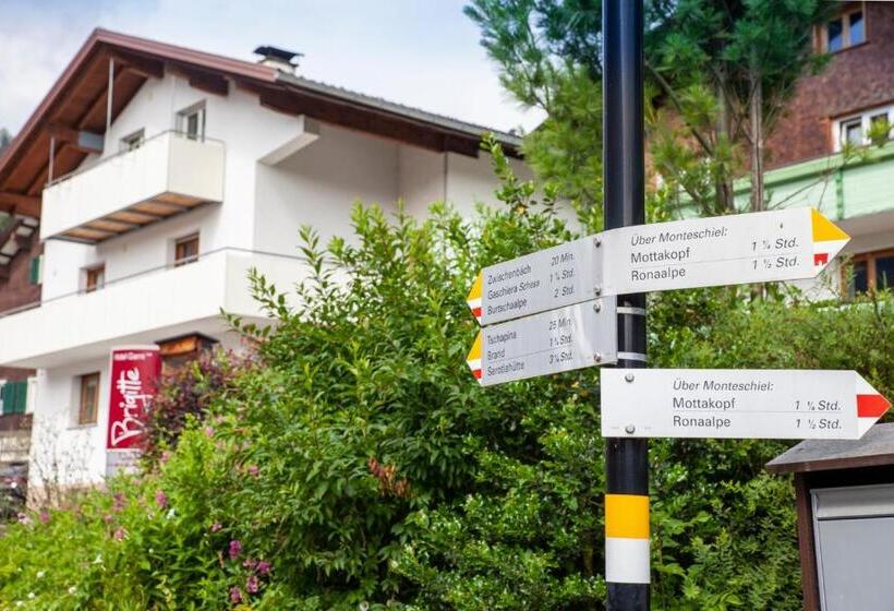 غرفة ديلوكس مزودة بشرفة, Garni Brigitte