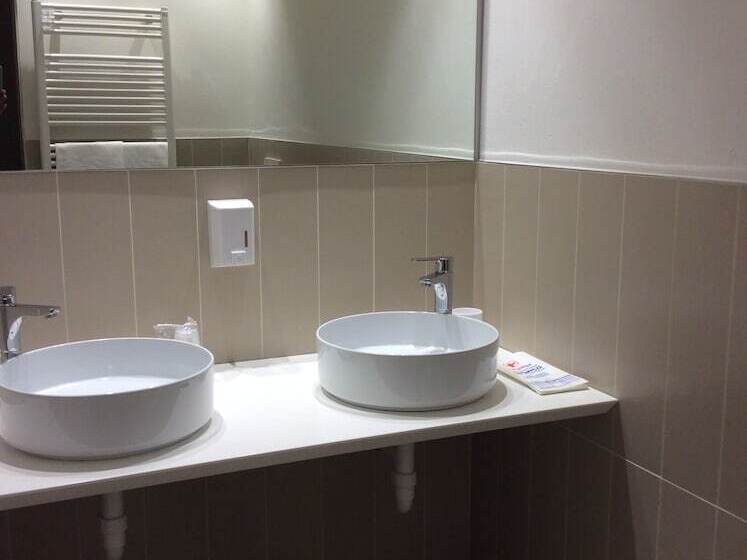 コンフォートルーム, Albergo La Rocca