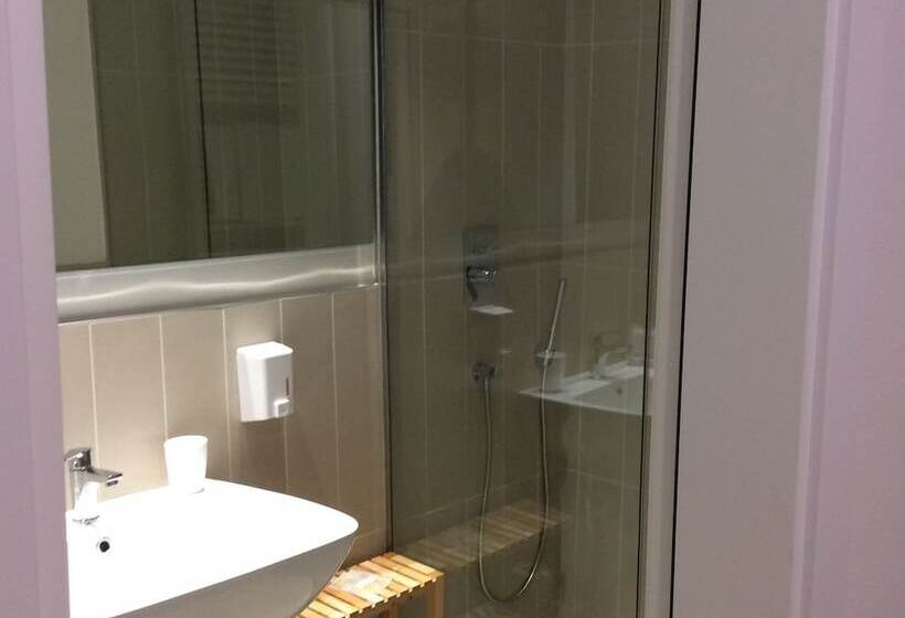 コンフォートルーム, Albergo La Rocca