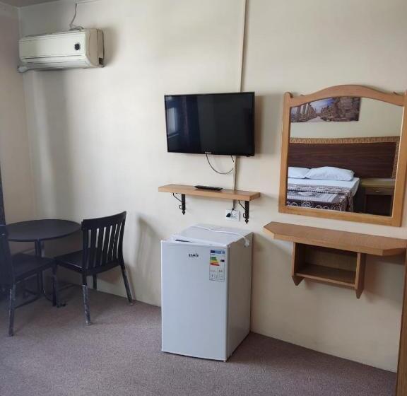 اتاق استاندارد سه نفره, Asia