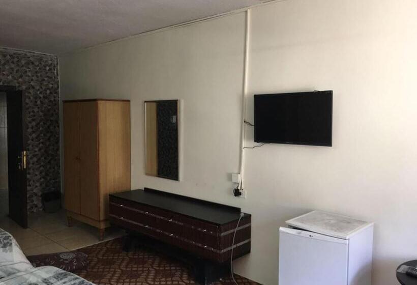 اتاق استاندارد سه نفره, Asia