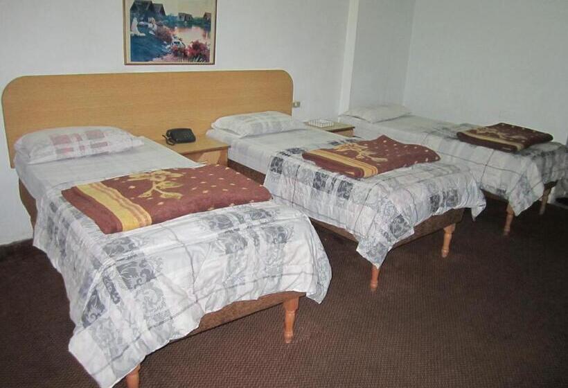 اتاق استاندارد سه نفره, Asia