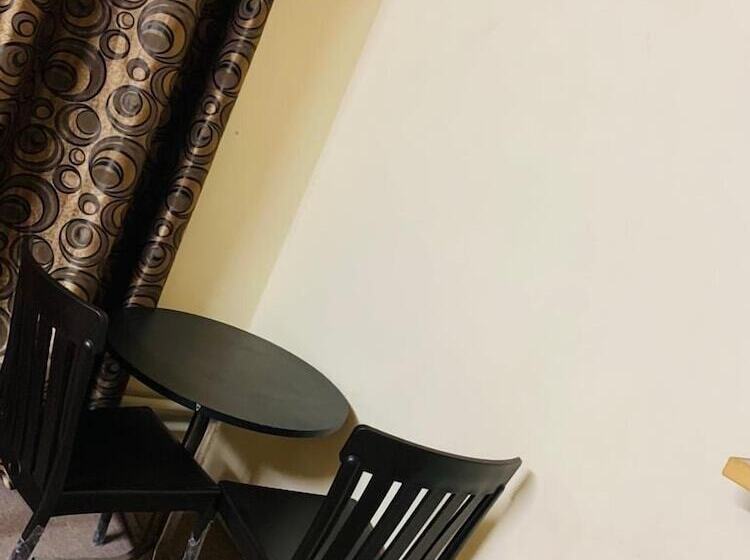 اتاق استاندارد سه نفره, Asia