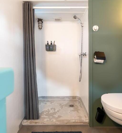 스탠다드 스튜디오, B&b Vita Nova