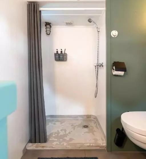 استودیوی استاندارد, B&b Vita Nova