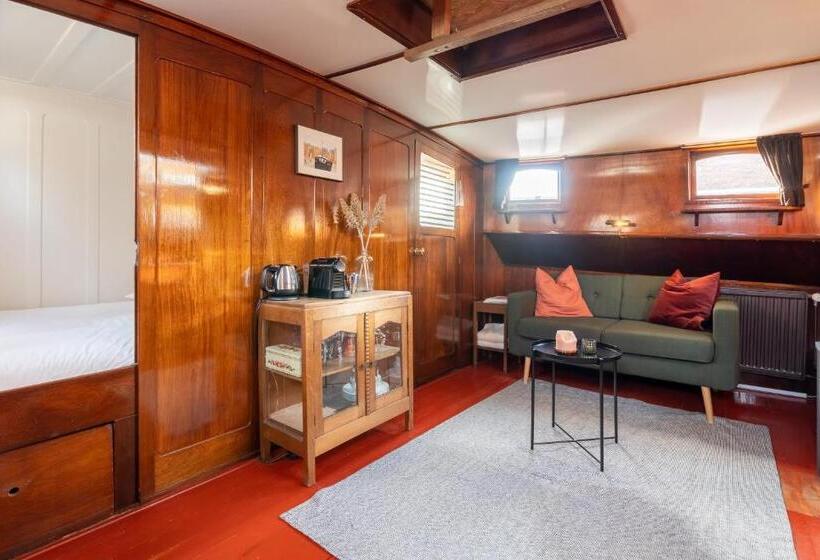 스탠다드 스튜디오, B&b Vita Nova