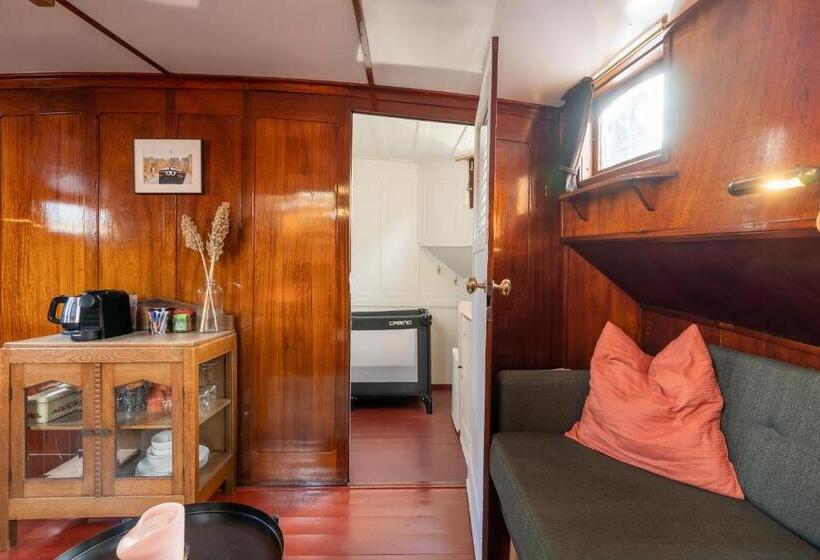 스탠다드 스튜디오, B&b Vita Nova