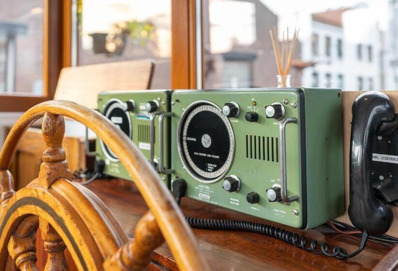 스탠다드 스튜디오, B&b Vita Nova