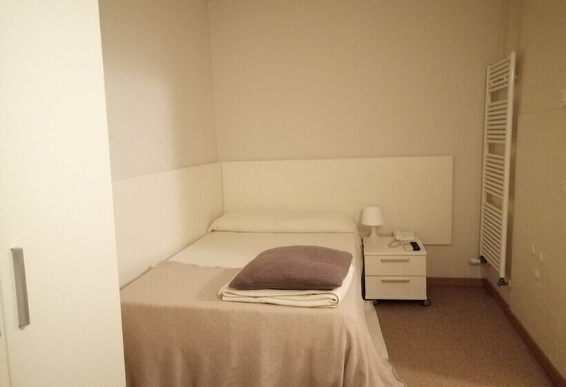 Chambre Economy Individuelle, Cervetta 5